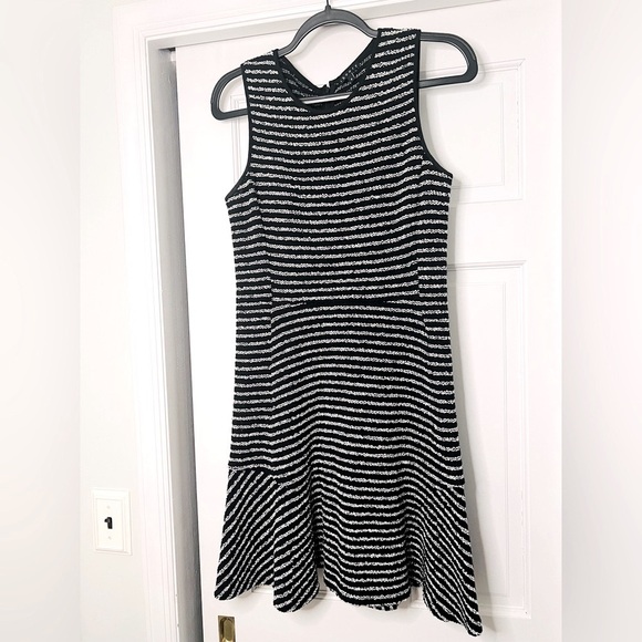 #139 THEORY • STRIPED SUMMER KNIT DRESS - Picture 6 of 7